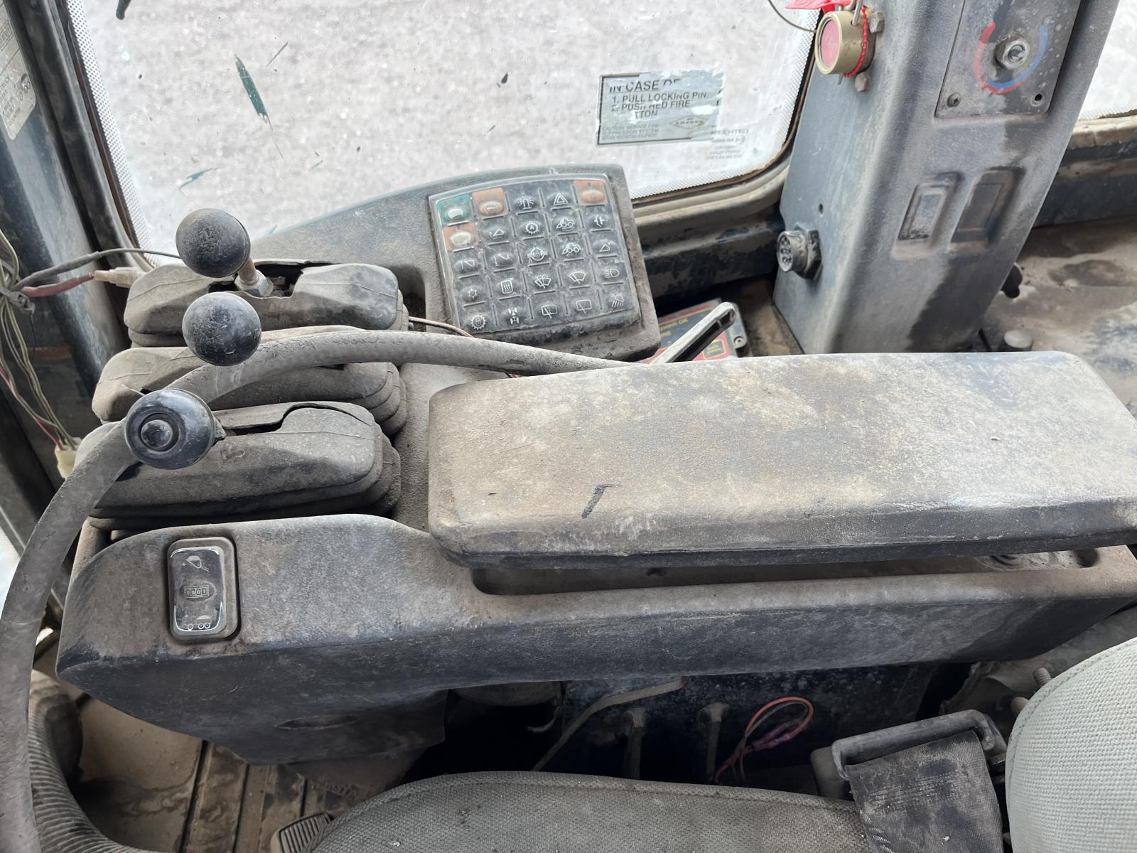 ./imagenes/INVOICE/2019/17454/CARGADOR FRONTAL JOHN DEERE 744K (15).JPG